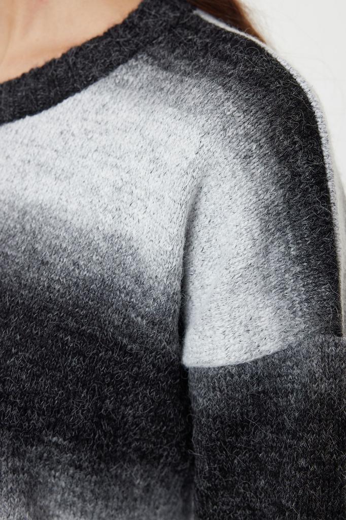 Women's Fashion Stylish Sweater Ecru Soft Textured Color Block Knitwear Sweater