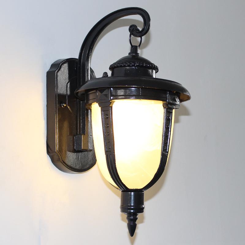 Ретро Водонепроницаемый Наружный Настенный Светильник для Балконов, Дворов и Лестниц - Американский/Европейский Стиль