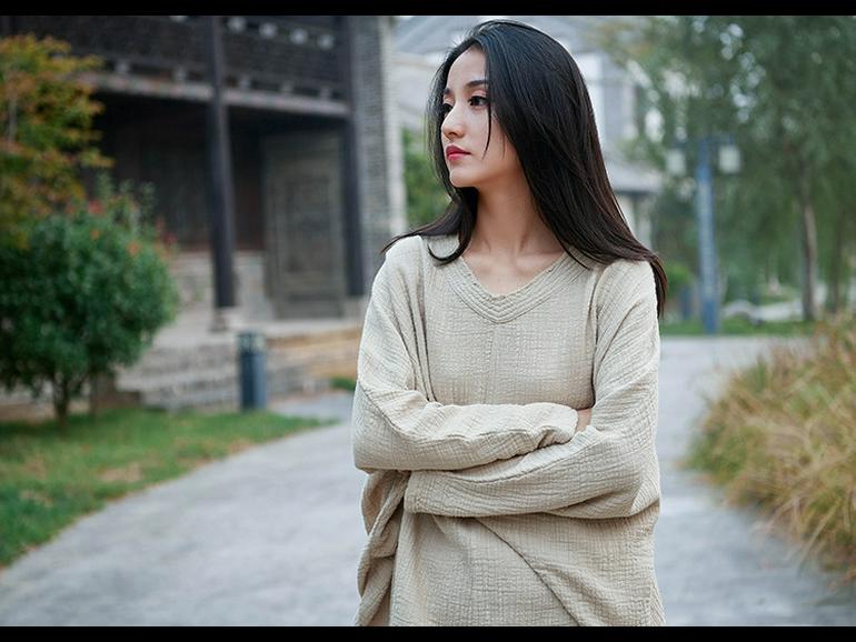 2025 Spring/Summer Women's Chinese Retro Slimming V-Neck Cotton/Linen Bat Sleeve T-Shirt