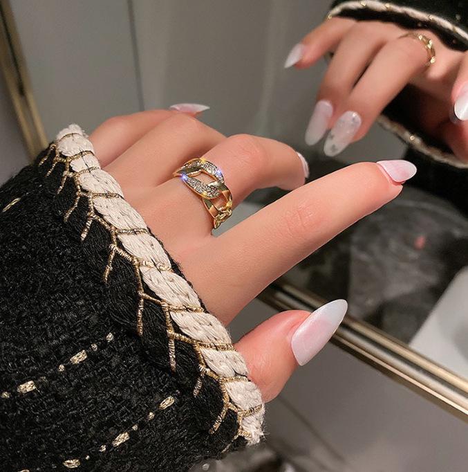 Korean-Style Open Pearl Ring: Retro, Light Luxury Design