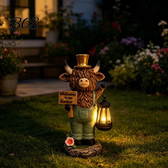 Outdoor Solar Light Highland Cow Garden Statue with Lantern, Welcome to My Hand-painted Decor Resin Sculpture for Farmhouse Yard Patio Lawn Lantern
