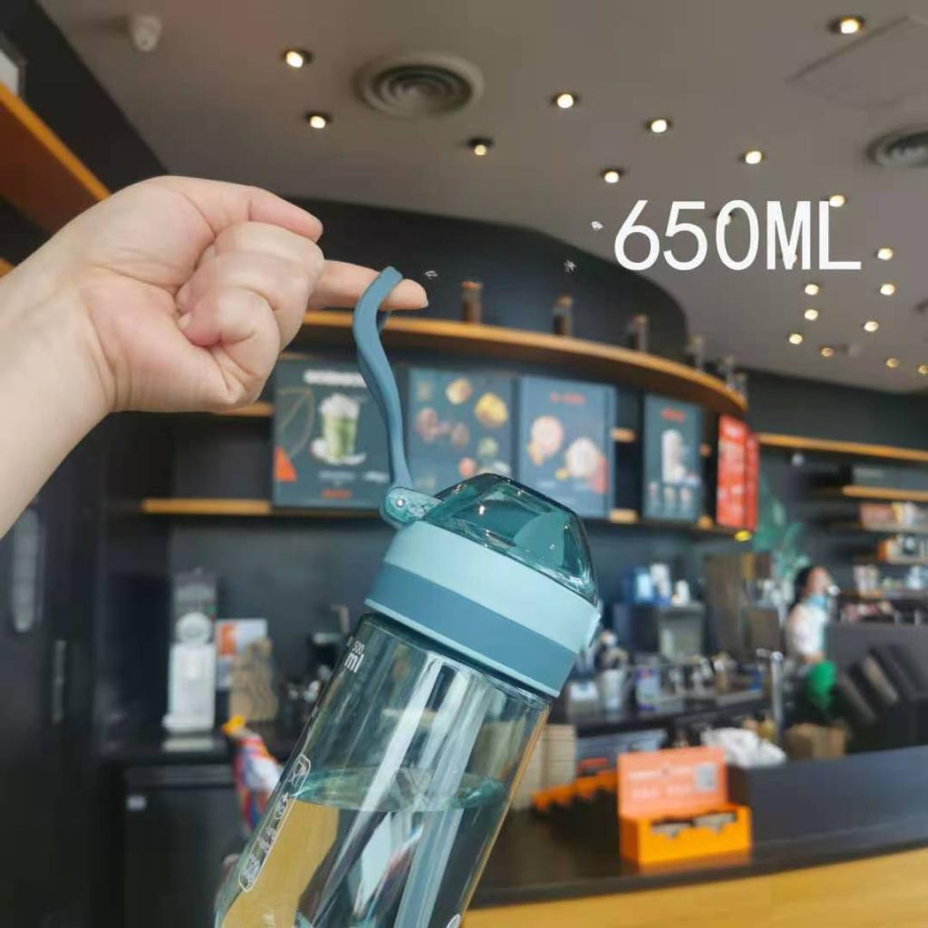 Outdoor Sports Plastic Cups Plastic Cups with Convenient Handles and Duckbill Straws for Students.