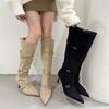 Модные изящные ботинки осень и зима тонкие ремешки острый носок замшевые тонкий каблук высокие ботфорты но до колена каблуки женская обувь