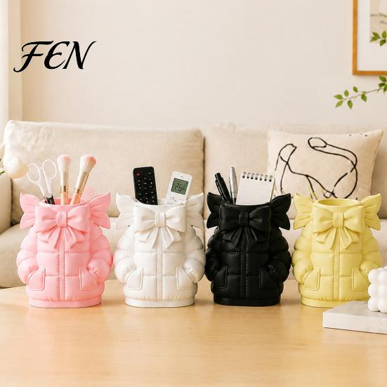 Vanity Organizer for Brushes Cute Bow Puffer Jacket Pen Holder, 3D Printed Desktop Organizer, Decorative Makeup Brush Storage Cup Cup, Creative