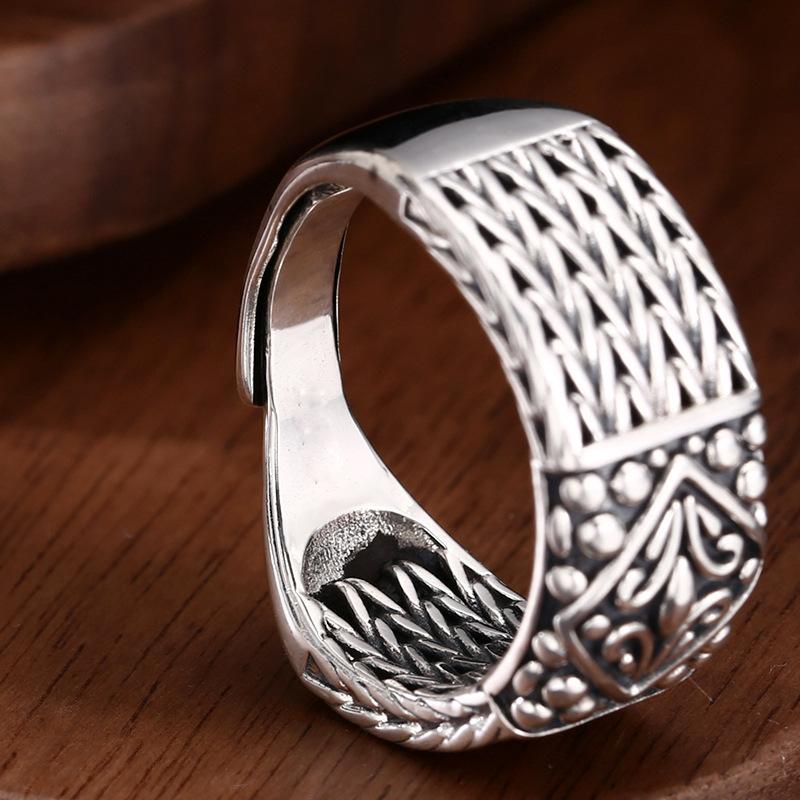 High-end trendy ring with woven pattern and iris flower design, open-ended vintage fashion accessory