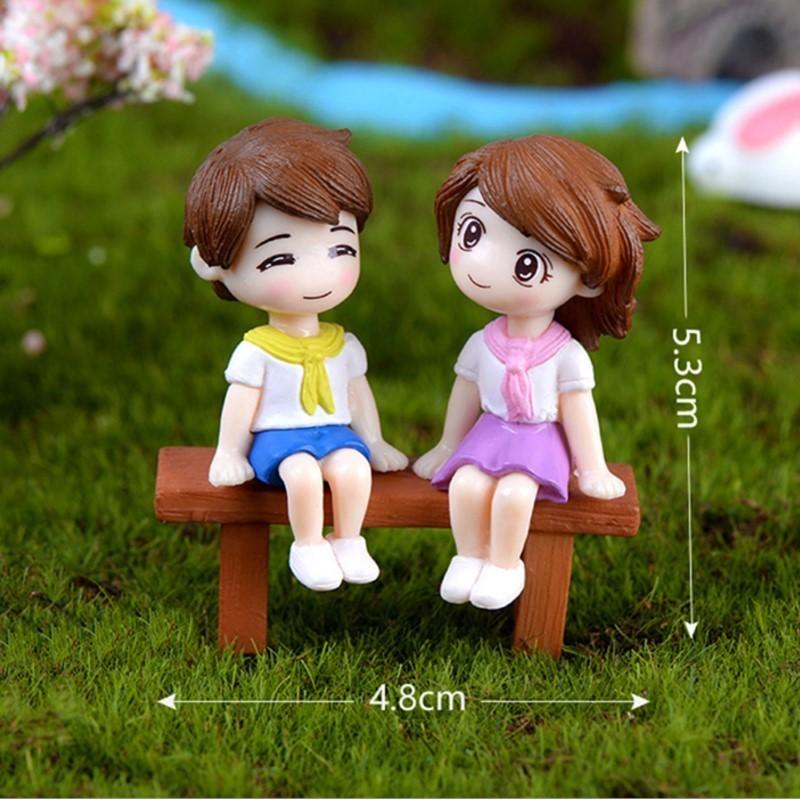 Sweety Lover Couple Chair Figurines Miniatures Fairy Garden Home Decor Desk Garden Decorative Craft Resin Craft Scene Decoration