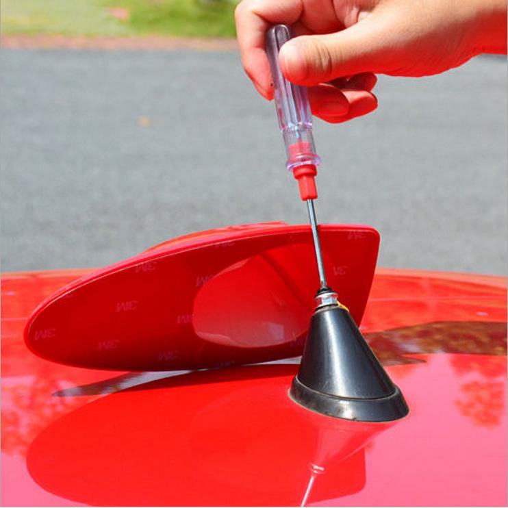 Водонепроницаемая универсальная автомобильная радиоантенна, декоративная антенна в форме плавника акулы на крыше с основанием из клейкой ленты и функцией FM/AM-радио