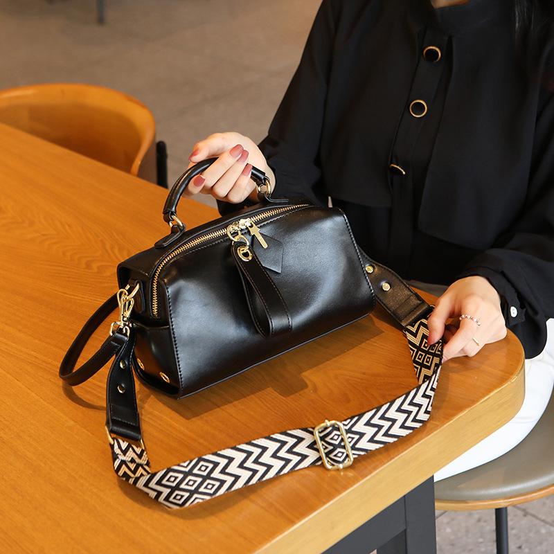 Сумка-подушка Boston на одно плечо, новая винтажная однотонная сумка большой емкости с широким плечевым ремнем, маленькая квадратная сумка-сумка