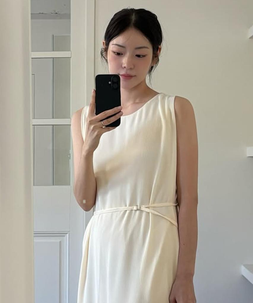 Sellebsyabedisyeon 26Ss Плиссированный вырез проймы Длинное платье