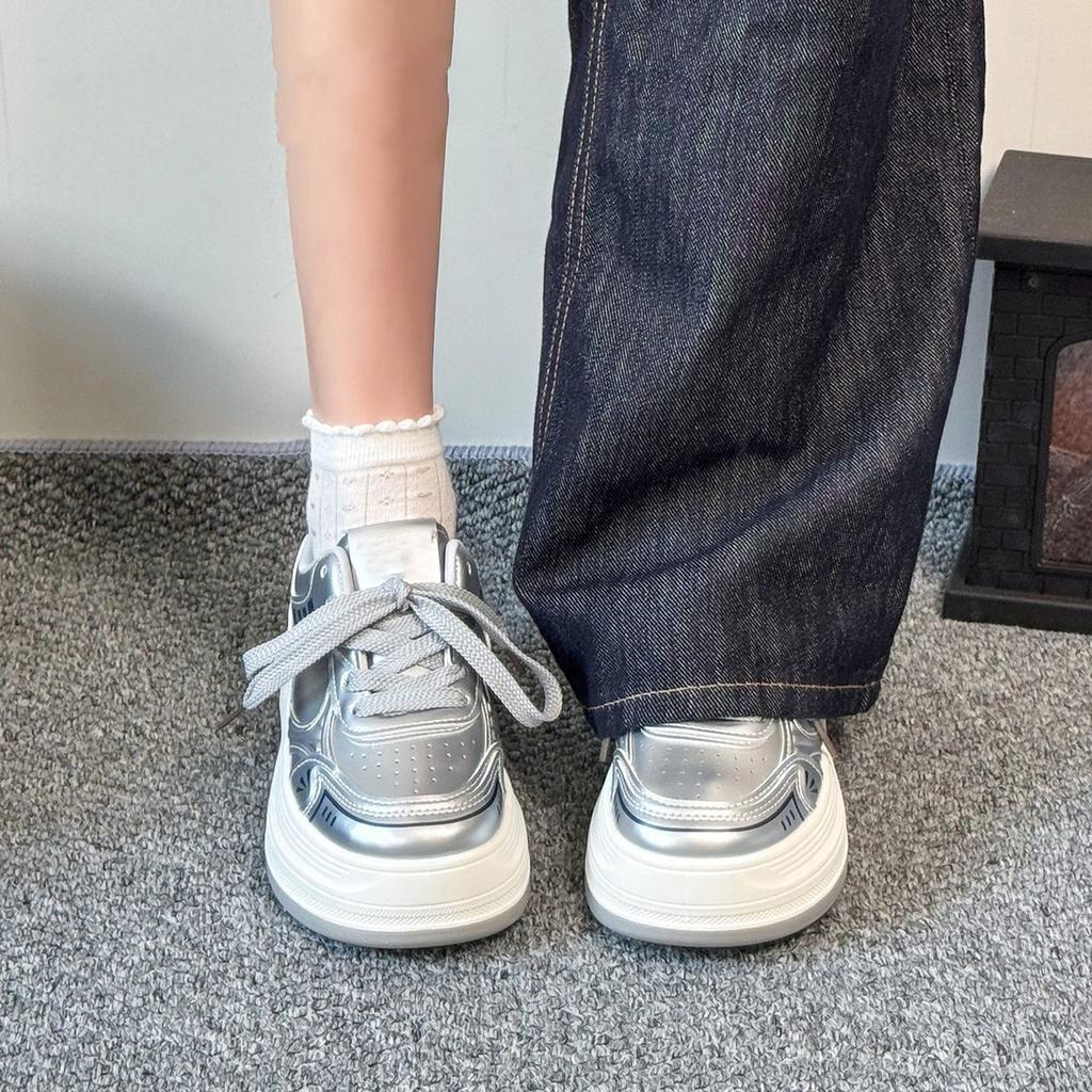 Супермягкие толстоподошвенные серебристые универсальные повседневные осенние кожаные дышащие модные износостойкие туфли на платформе-маффин женские