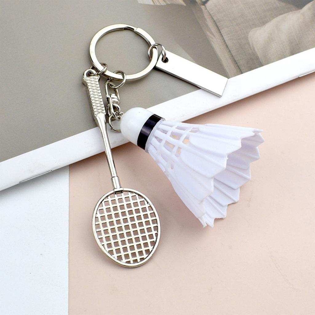 Creative Badminton Racket Keychain Alloy Key Holder Accessory for Sports Enthusiasts and Fashionable Everyday Use