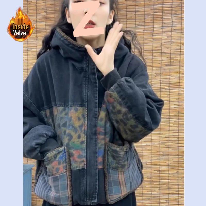 Ретро Принт Джинсовая Куртка с Капюшоном на Флисовой Подкладке – Зимнее Тепло и Приталенный Крой 2025