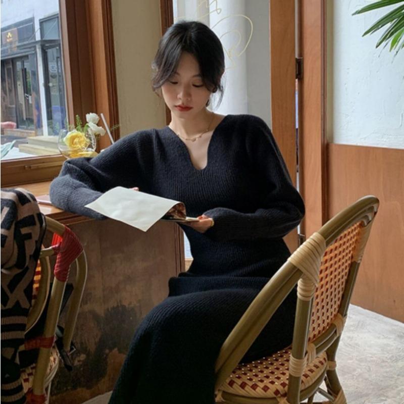 Осень и зима новая женская одежда мода высококлассный дизайн темперамент стройнящее ретро омолаживающее черное платье