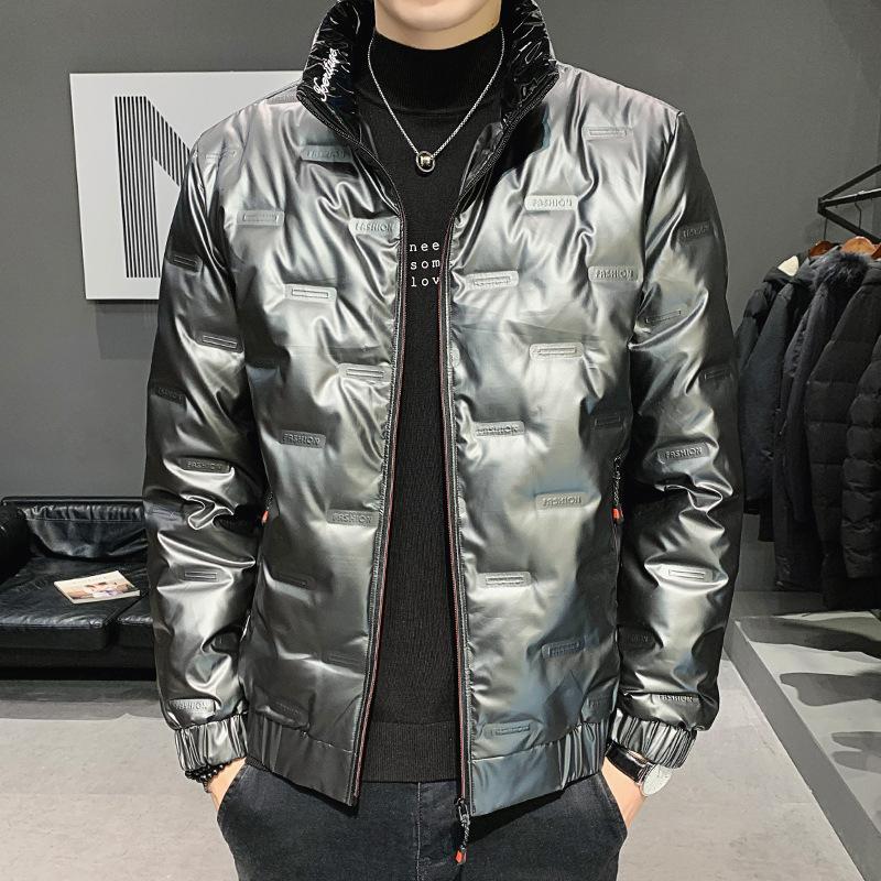 Мужская зимняя утепленная пуховая куртка для отдыха с ярким лицом