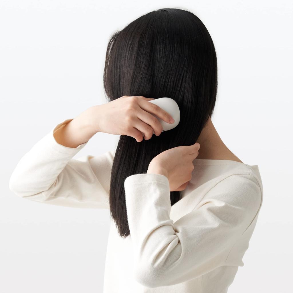 MUJI Vibrating Hair Brush White Width X Depth X Height 10.6 5.6 4.5cm MJ-VHB1/44821862