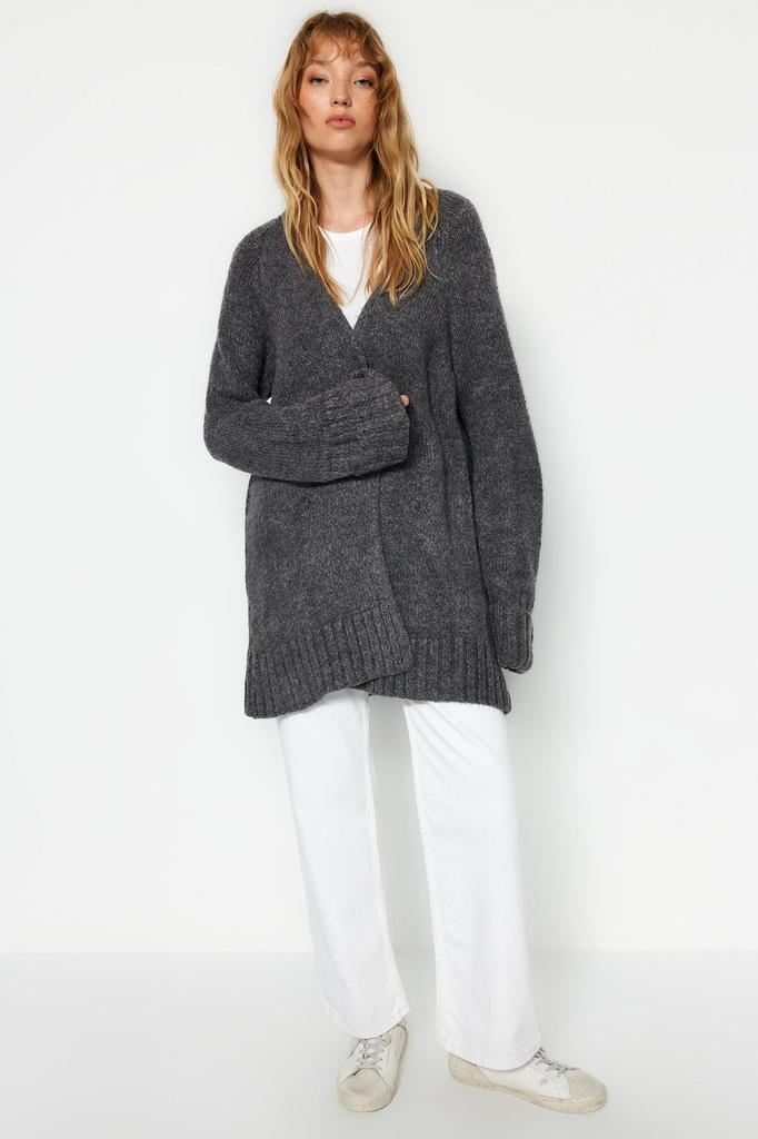 Women's Fashionable Stylish Cardigan Black Wide Fit Soft Textured Knitwear Cardigan