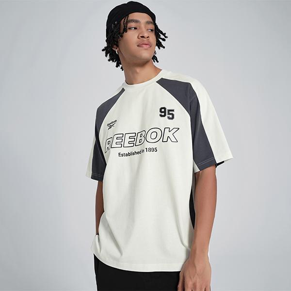 Reebok Футболка свободного кроя с цветными блоками, круглым вырезом, коротким рукавом и буквенным принтом, унисекс, белая 24SRM415UGW1