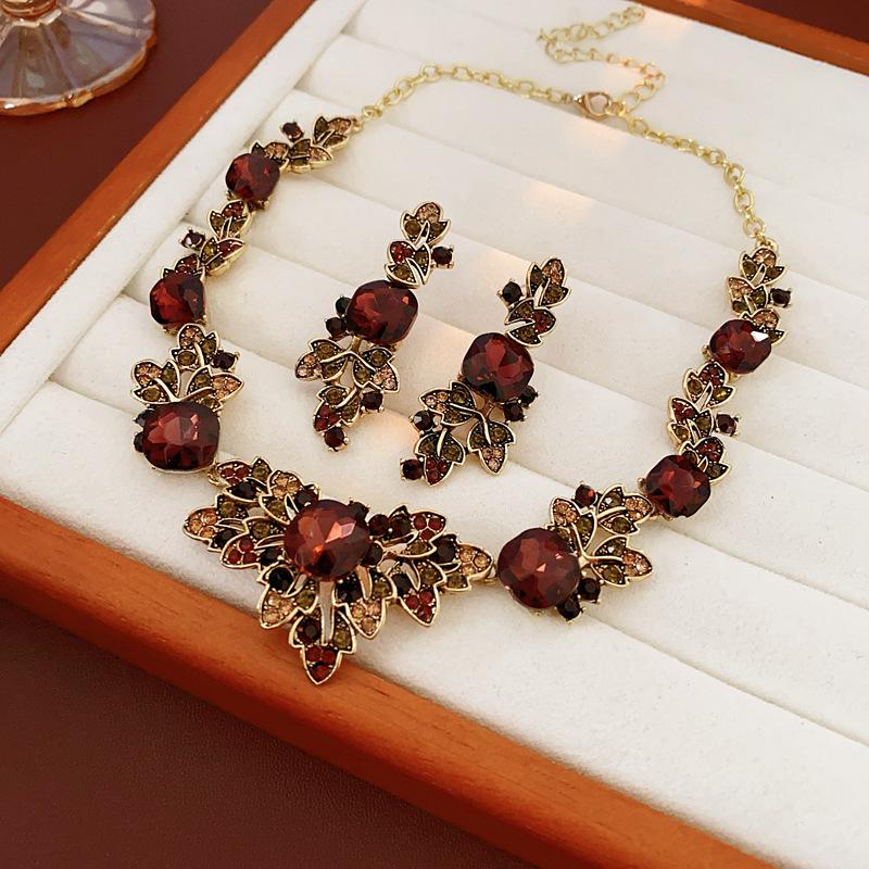 GemChic Women's New Vintage Square Crystal Rhinestone Leaf Collarbone Necklace Earrings Two Piece Set Birthday Christmas Jewelry Gift
