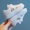 Летняя детская спортивная обувь 2025 года из дышащей белой сетки: Дизайн Hollow для мальчиков и стиль для девочек