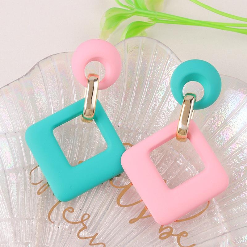 Pinkdudu 2024 Новые 12-цветные квадратные акриловые серьги-подвески, легкие роскошные многоцветные геометрические серьги для женщин, ювелирные изделия PD1488