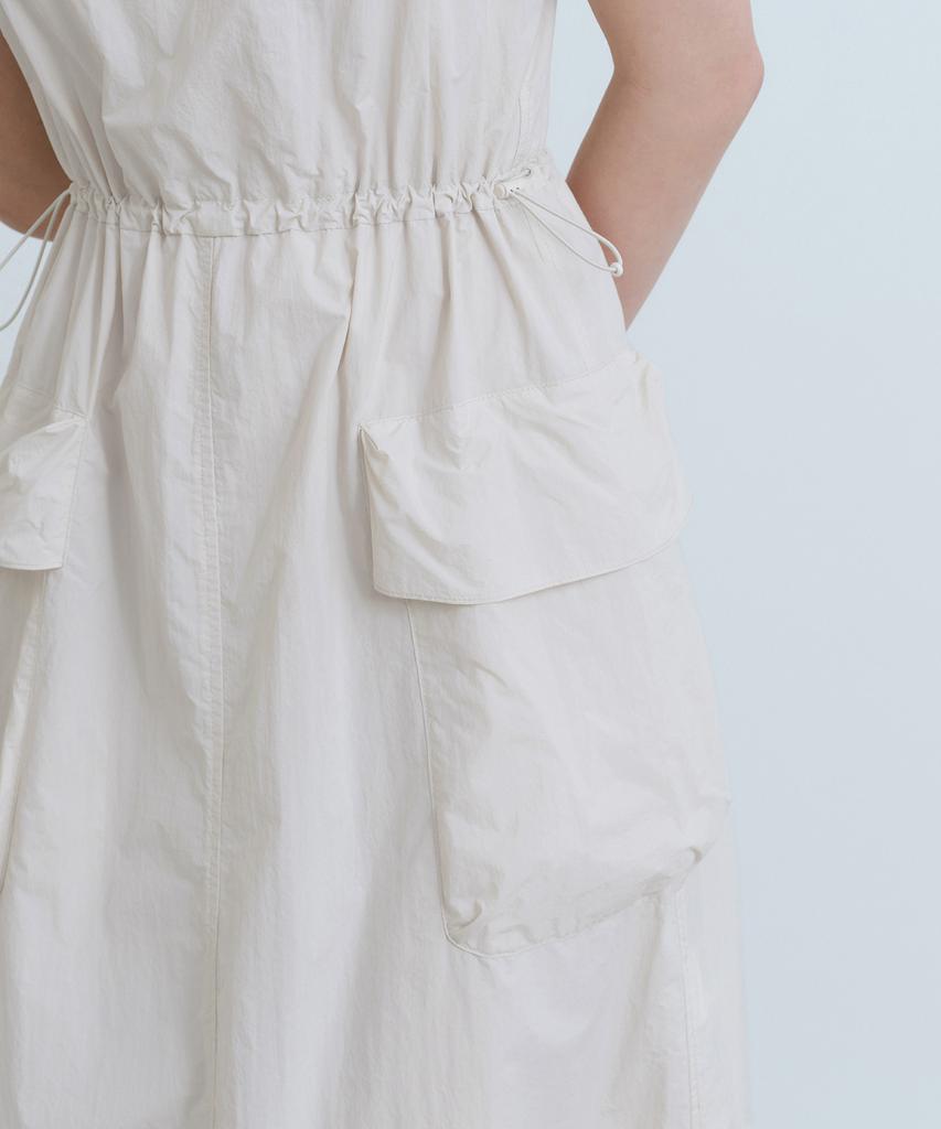 Musinsa Standard Woman Women'S Nylon Sleeveless Cargo Dress [Dusty Cream]
