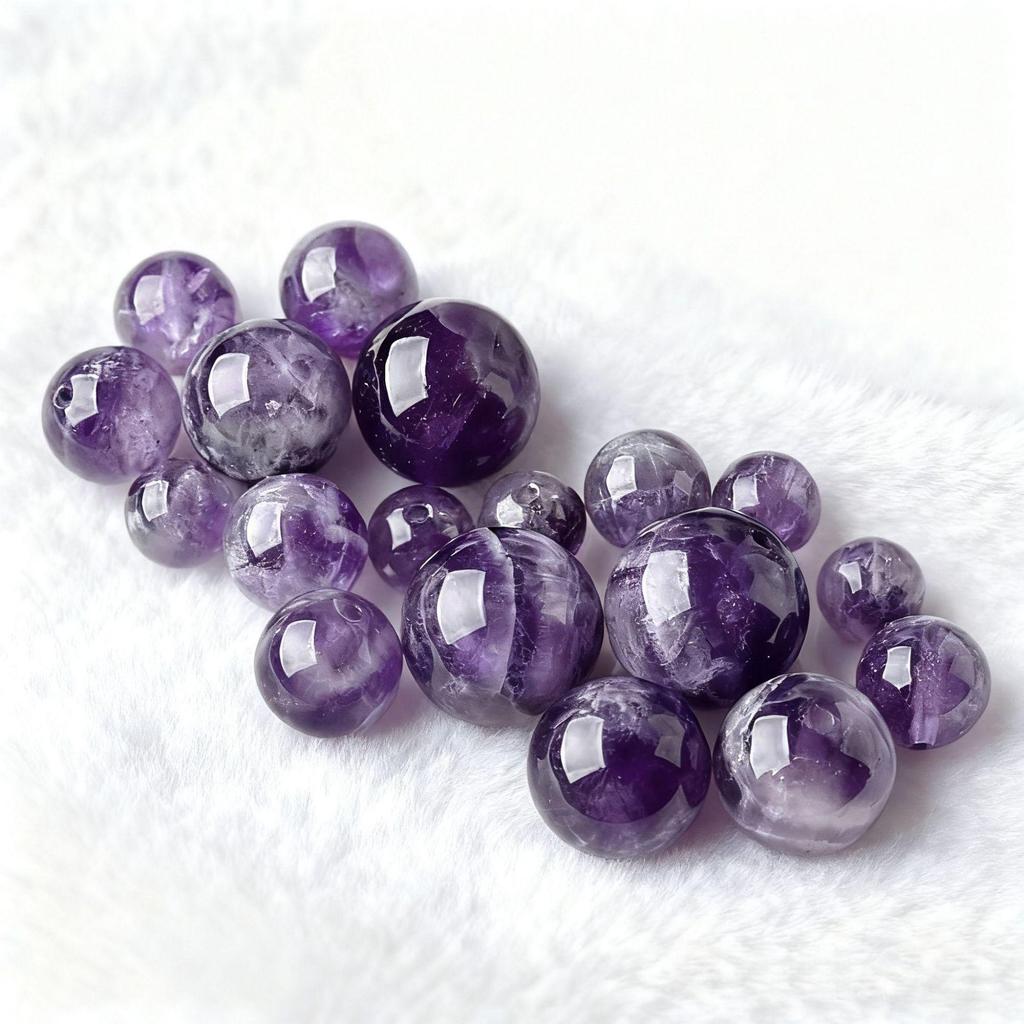 Натуральные аметисты Дрим (Dream Amethyst), россыпью, круглые бусины для изготовления браслетов и аксессуаров для ручной работы
