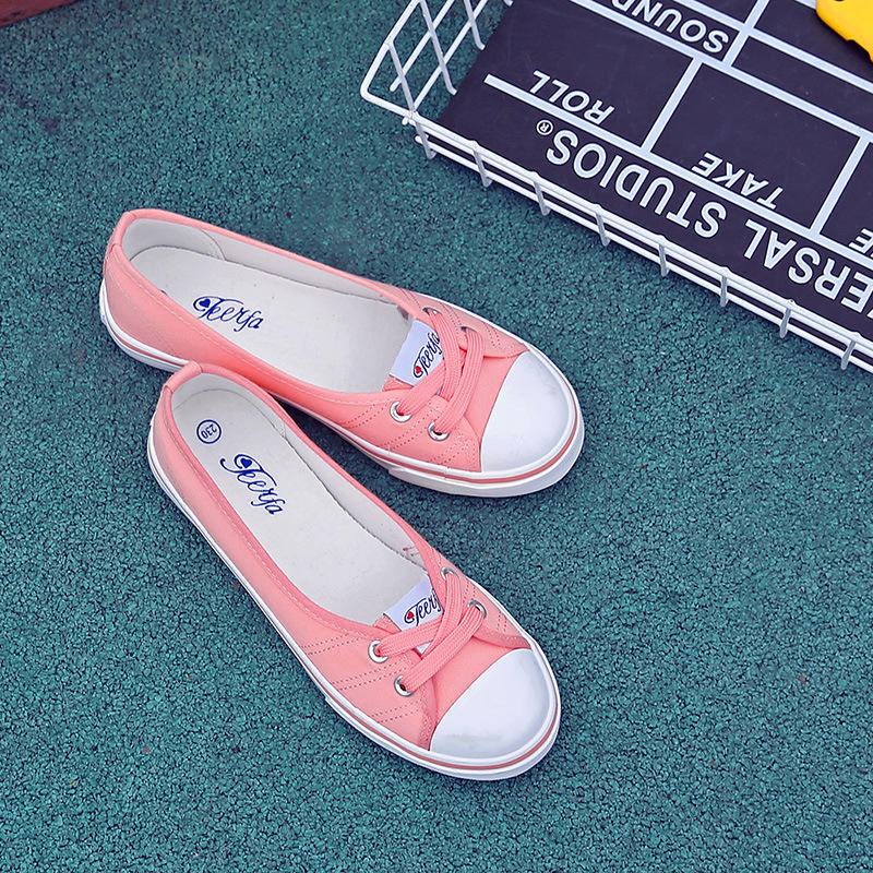 Летние парусиновые туфли с неглубоким горлышком. Женская обувь большого размера. Корейская версия повседневной обуви. Туфли для ленивых. Женские одинарные туфли с плоской подошвой и стременами.