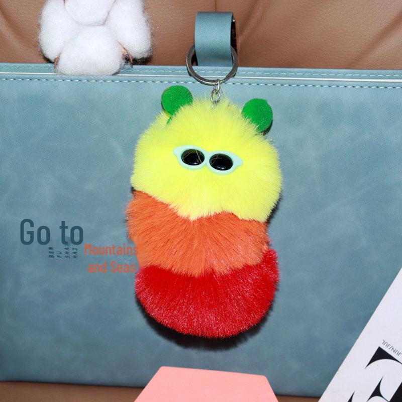 Мягкая подвеска в виде гусеницы — студенческий сувенир с имитацией меха кролика