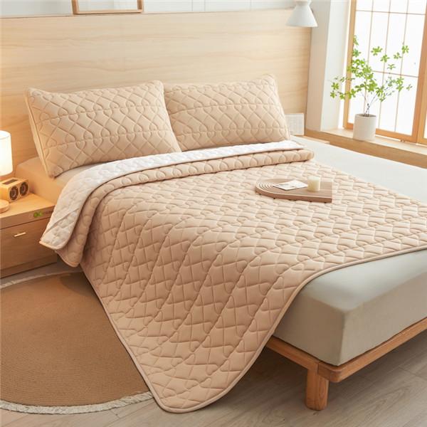 Waterproof  Mattress Pad Antibacterial and Mite-proof Bed Mat Non-Slip Mattress Cover Waterproof Thicken Quilted Bedspreads(No Pillowcases )