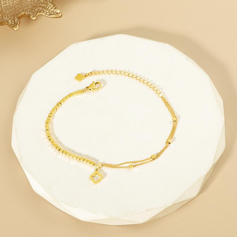 Стильный серебряный браслет с четырехлистным клевером: Легкая роскошь, нержавеющая сталь, не выцветает, универсальный дизайн