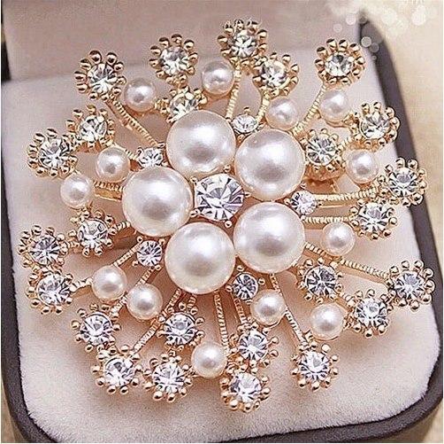 Trendy Classic Elegant Flower Brooch Pin for Women Fashion Rhinestone Clothes Suit Pin Accessories Wedding Jewelry Gifts