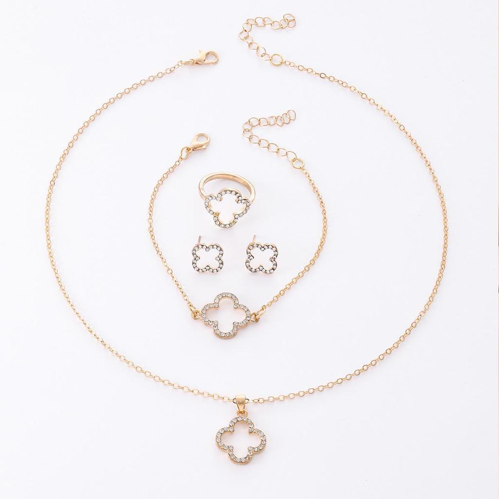 Комплект украшений «Блестящий четырехлистный клевер»: Ожерелье, браслет, серьги и кольцо с полыми бриллиантами 