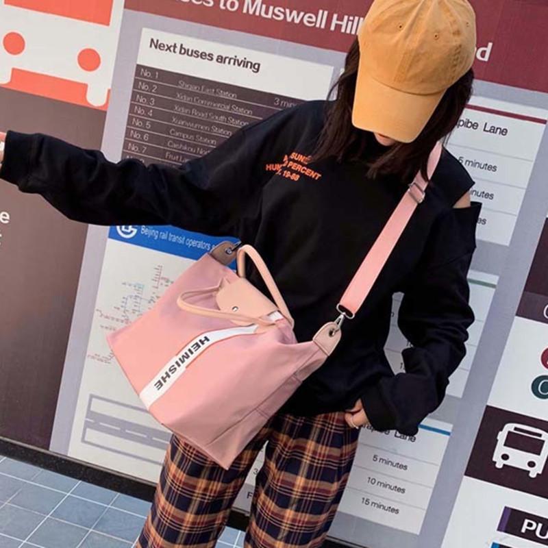 New short-distance travel bag, women's portable messenger large-capacity duffel bag, wet and dry separation sports fitness bag