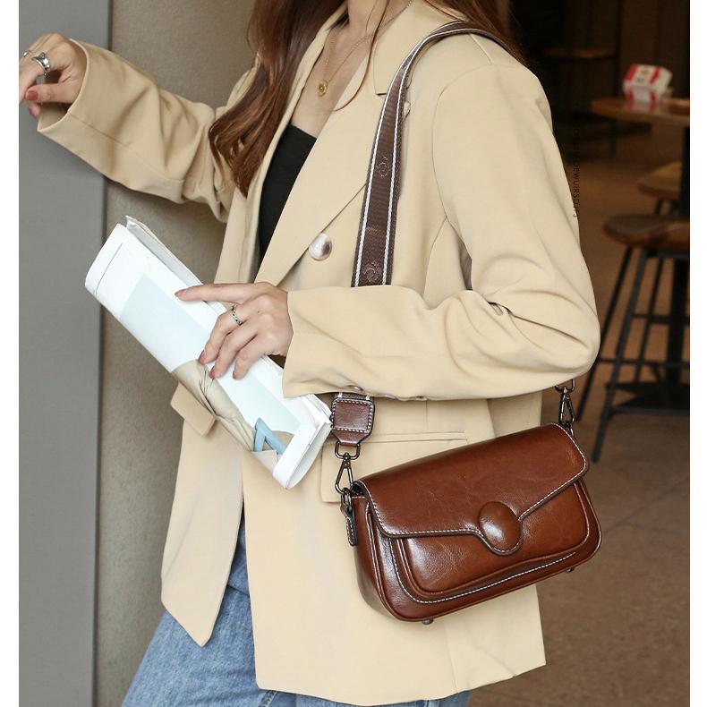 Small Square Bag Genuine Leather Crossbody Bag for Women's 2024 New Wide Shoulder Strap Genuine Leather Commuting Shoulder Bag
