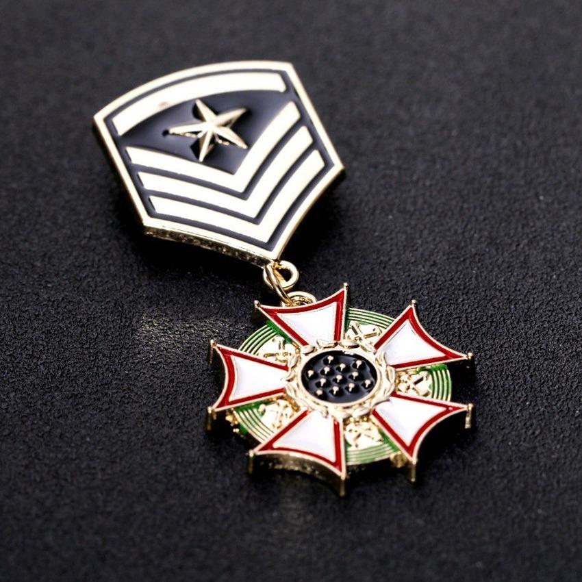 Брошь с подвеской в виде американского флага в студенческом стиле