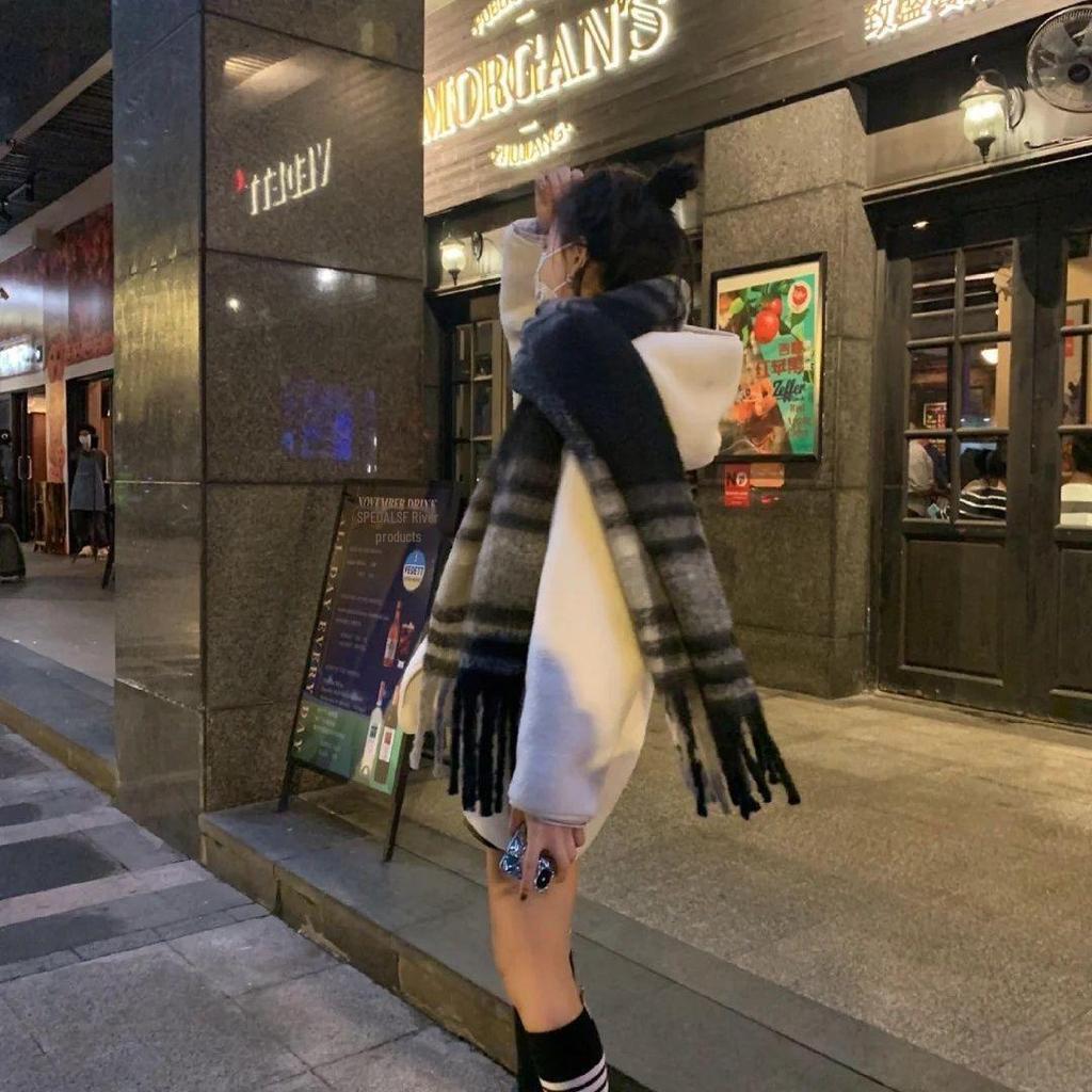 Женский толстый клетчатый шарф из пряжи — универсальный, теплый, в студенческом стиле для осени/зимы