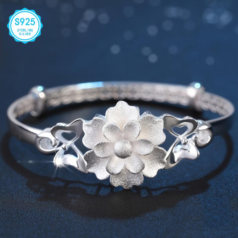 sterling silver elegant floral bracelet, adjustable, fashionable vintage style, suitable for both daily wear and parties