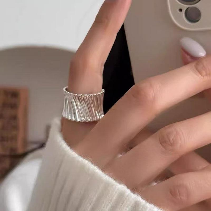 Цветочное кольцо из стерлингового серебра для женщин - Высококачественный дизайн с открытым соединением для осени/зимы