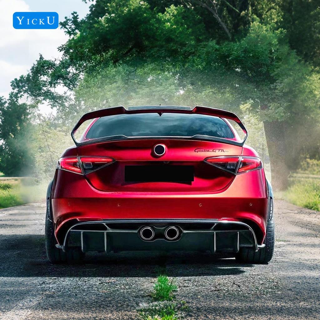 Комплект обвеса из углеродного волокна для Alfa Romeo Giulia GTAM: Передний и задний бамперы, Расширители крыльев, Капот, Задний спойлер, Пороги