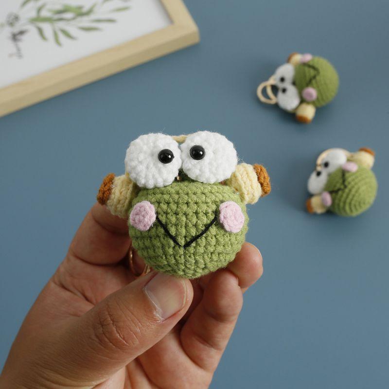 Серия мультяшных кукол-лягушек Вязаный крючком брелок Рукоделие Вязание Смешной брелок с куклой зеленой лягушки Подвеска-брелок с милой лягушкой