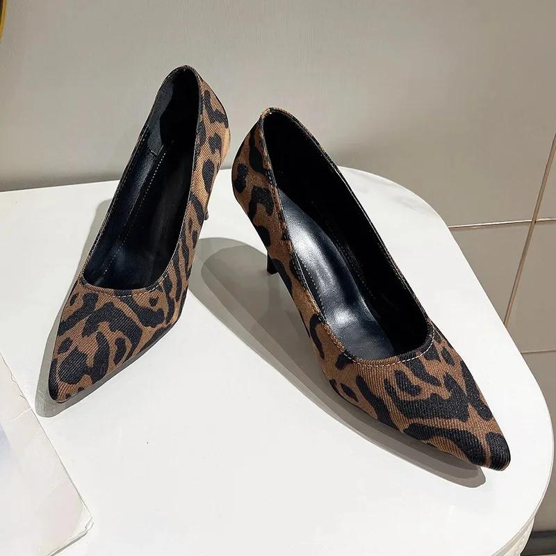 Женские туфли-лодочки с острым носком, на среднем каблуке, весна, новая мода, леопардовый принт, универсальная обувь для работы, размеры 35-42