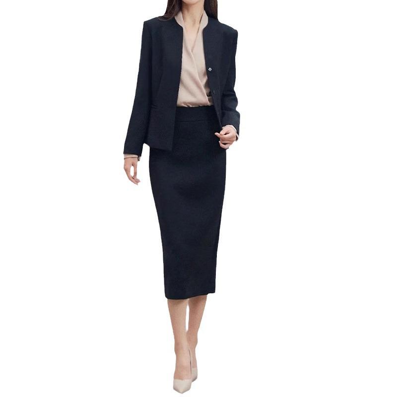 Элегантный комплект с юбкой-блейзером и высокой талией