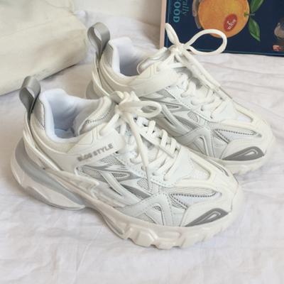 Корейская версия кроссовок для бега с нескользящей толстой подошвой 2024 года, новые повседневные простые универсальные однотонные женские туфли осеннего времени