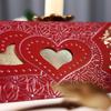 Красная свадебная пригласительная открытка с персонализированным дизайном в виде вырезанного сердца