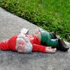 Garden Gnome Statues Funny Drunk Dwarf Dwarf Garden Statue Drunk Gnome Resin Sculpture Novelty Gift for Outdoor Patio Yard Lawn Porch Ornament