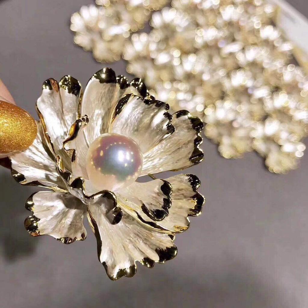 Lotus Pearl Brooch: Elegant Alloy Accessory with Simple Snow Lotus Design