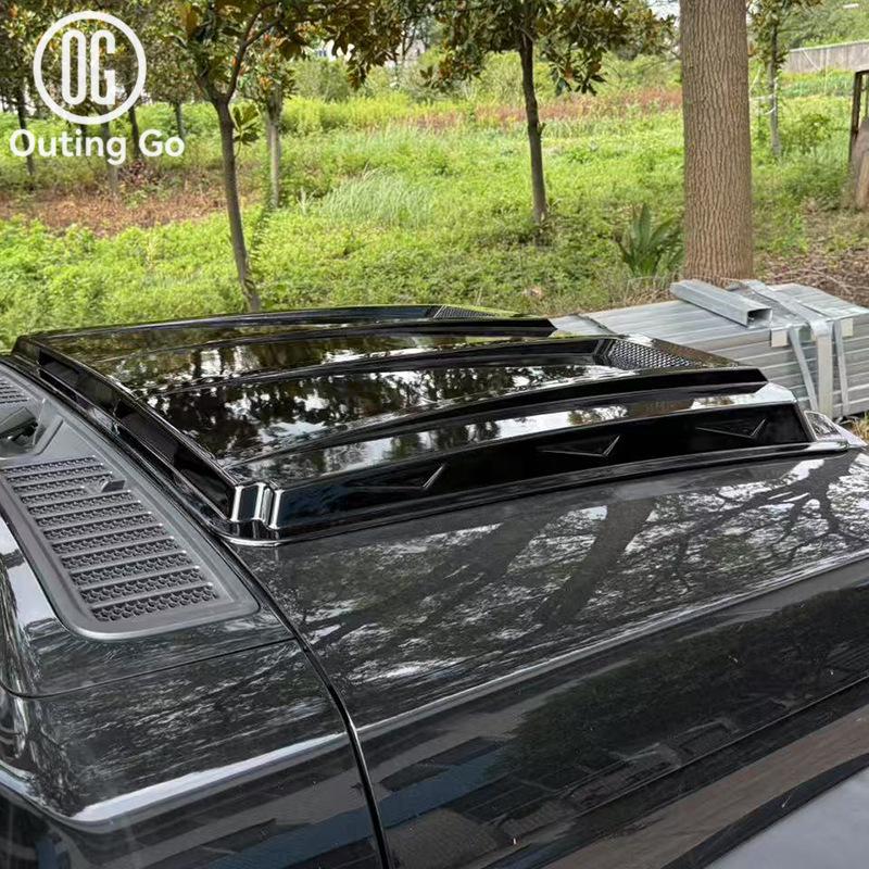 Защита капота Tank 300: Декоративная наклейка и защита от камней