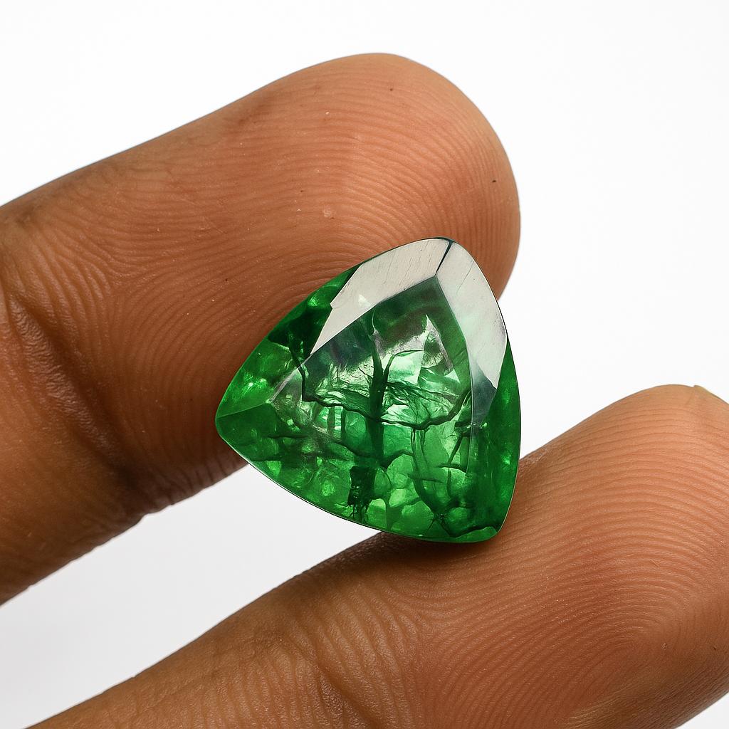 Natural Green Emerald Loose Gemstone Trillion Cut 8.75 ct for Jewelry Making and Gem Collections