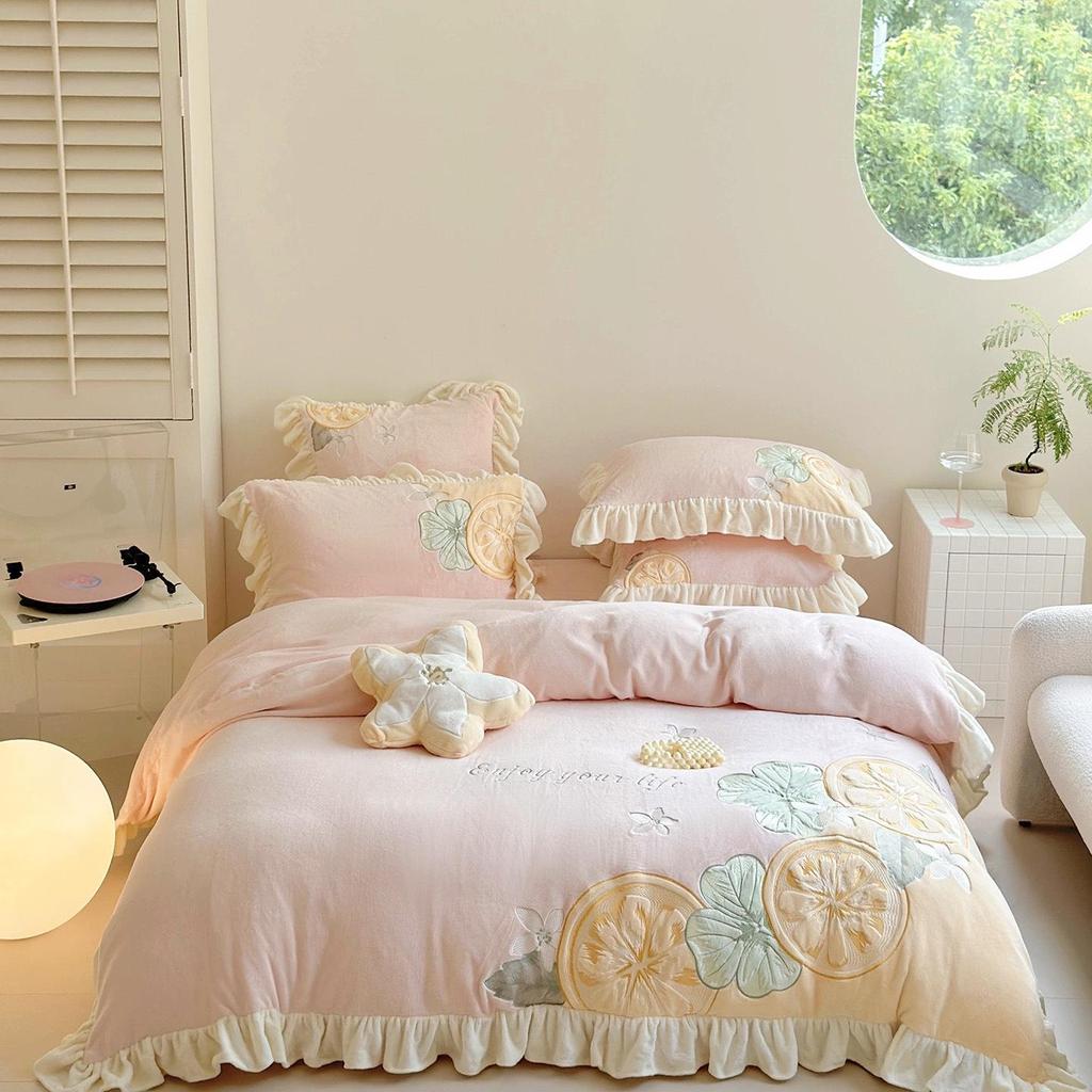 2025 Милый Лимонно-Молочный Бархатный Зимний Толстый Плюшевый Коралловый Флис Четырехкомпонентный Комплект Пододеяльника
