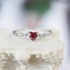 2025 Fashion Charm Love Ruby Rings for Women Heart Red Crystal Zircon Ring Wedding Party Jewelry Anniversary Gift Anillos Mujer